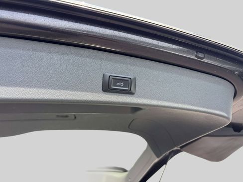 Used 2016 Audi Q5 2.0T Premium Plus w/ Technology Package AWD/4WD image 11
