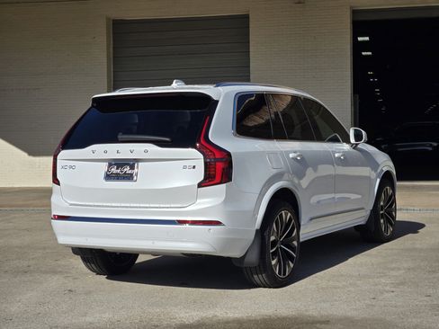 New 2026 Volvo XC90 B5 Plus image 9