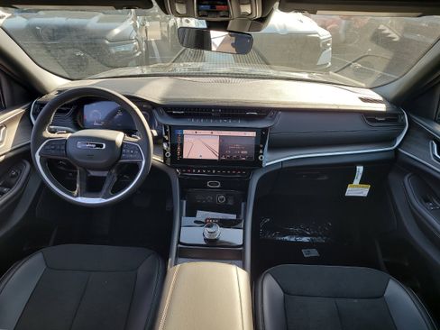New 2026 Jeep Grand Cherokee L 2WD image 12