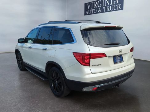 Used 2017 Honda Pilot Touring image 10