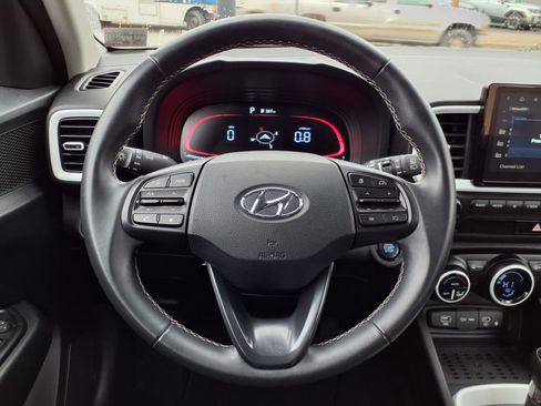 Certified 2023 Hyundai Venue Limited image 18