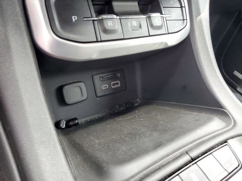 Used 2022 GMC Acadia SLT w/ Preferred Package FWD image 20