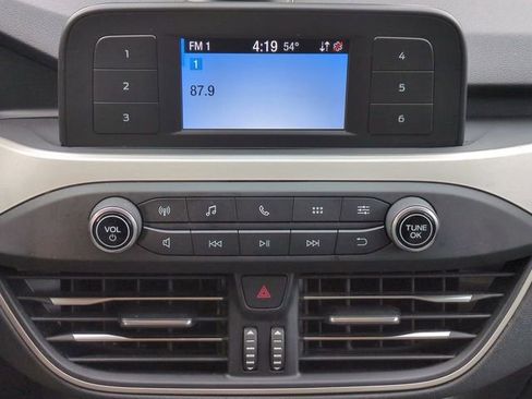 Used 2022 Ford Escape S image 18