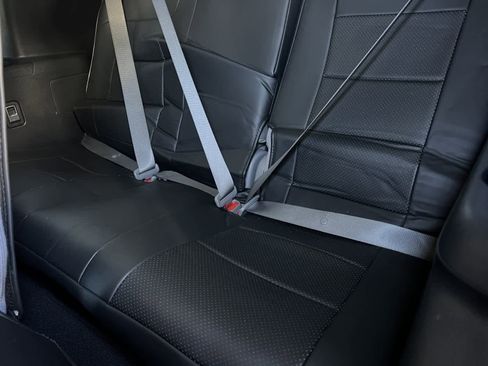 Used 2021 Toyota Highlander LE image 15