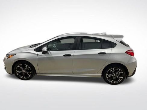 Used 2019 Chevrolet Cruze LT w/ Convenience Package image 2