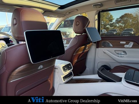 Certified 2024 Mercedes-Benz Maybach GLS 600 4MATIC image 21