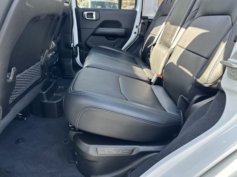 Used 2024 Jeep Wrangler Unlimited Rubicon 4xe image 24