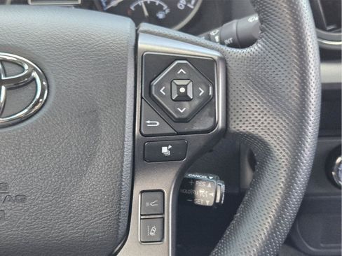 Used 2022 Toyota Tacoma TRD Sport AWD/4WD image 27