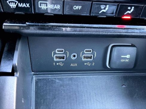 Used 2025 Jeep Grand Cherokee Altitude AWD/4WD image 16
