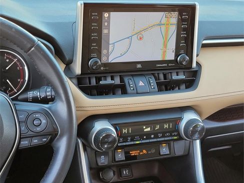 Used 2019 Toyota RAV4 Limited image 25