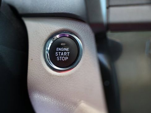 Used 2020 Toyota Sienna XLE image 22