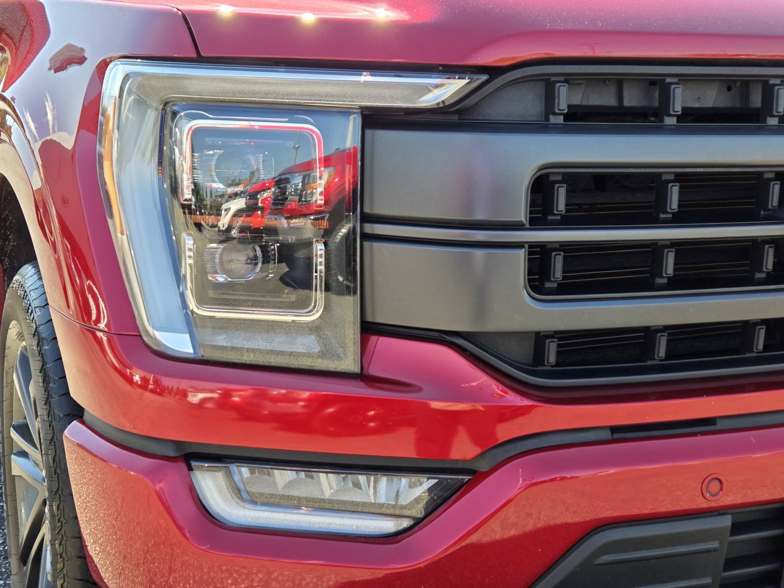 Used 2023 Ford F150 Lariat w/ Equipment Group 502A High AWD/4WD image 4