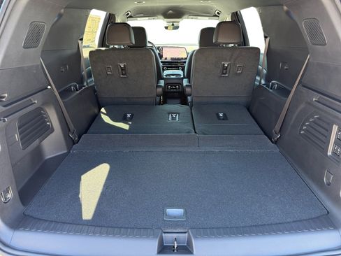 New 2025 Chevrolet Traverse RS FWD image 17