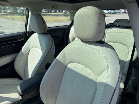 Certified 2024 MINI Cooper SE image 7