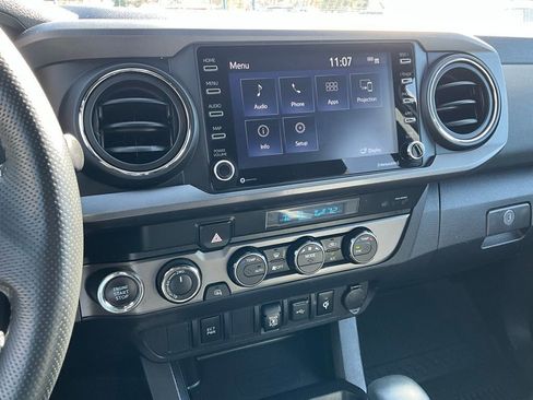 Used 2021 Toyota Tacoma TRD Off-Road image 17