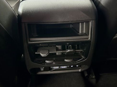 Used 2023 Jeep Grand Cherokee Limited w/ Black Appearance Package image 25