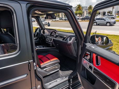 Used 2025 Mercedes-Benz G 63 AMG 4MATIC image 35