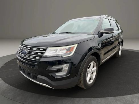 Used 2016 Ford Explorer XLT w/ Equipment Group 202A AWD/4WD image 1