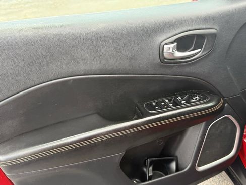 Used 2021 Jeep Compass Limited image 10