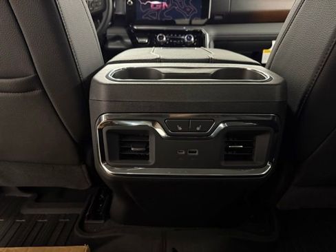 New 2025 GMC Sierra 2500 Denali w/ Denali Reserve Package image 15