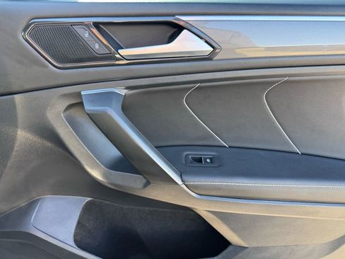 Used 2023 Volkswagen Tiguan SE R-Line image 24