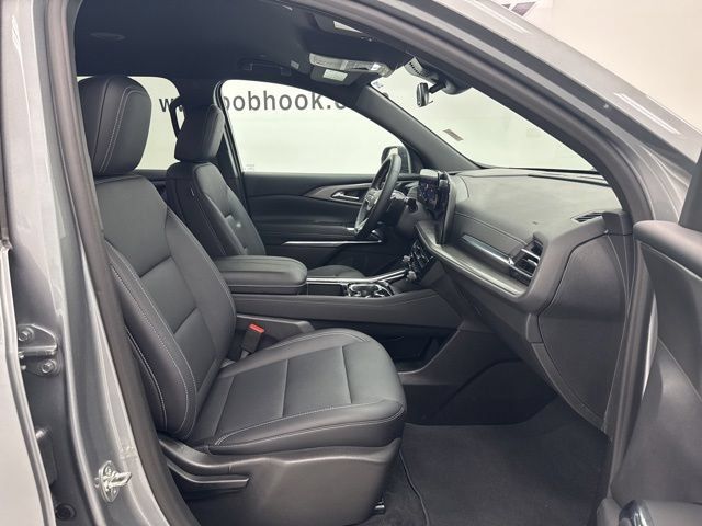Used 2026 Chevrolet Traverse LT FWD image 31