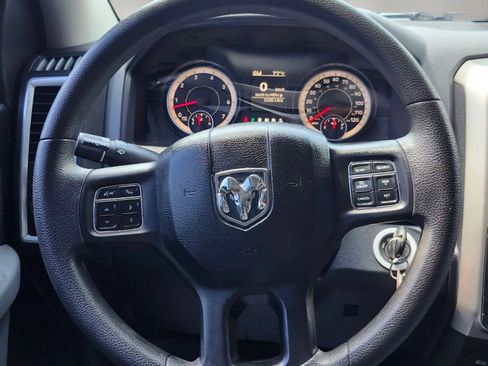 Used 2018 RAM 1500 Classic SLT AWD/4WD image 25