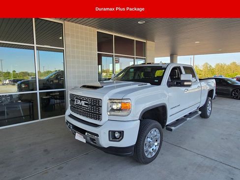 Used 2019 GMC Sierra 3500 Denali w/ Duramax Plus Package AWD/4WD image 3