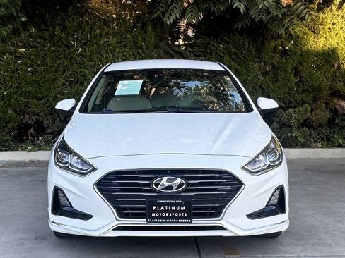 Used 2018 Hyundai Sonata SE FWD image 2