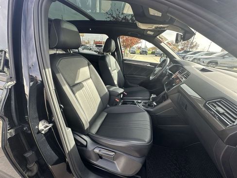 Used 2022 Volkswagen Tiguan SE R-Line image 27