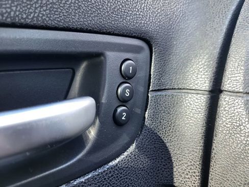 Used 2017 Chrysler 300 C image 13