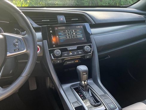 Used 2018 Honda Civic EX image 8