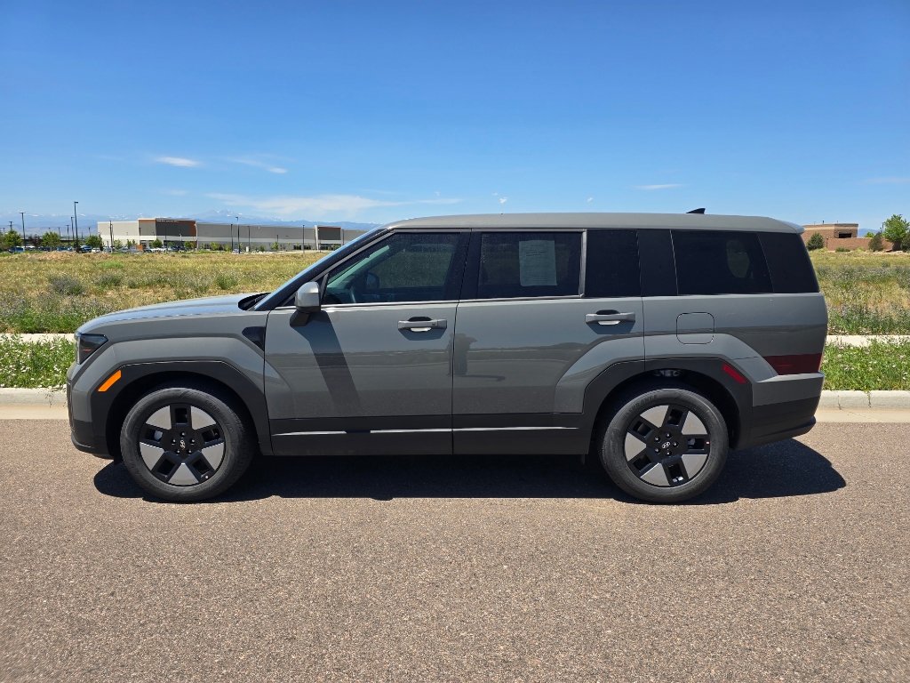 Used 2026 Hyundai Santa Fe SE AWD/4WD image 2