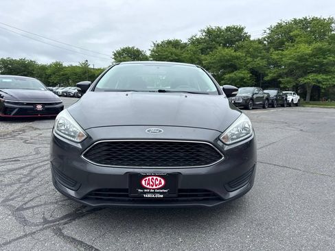 Used 2015 Ford Focus SE FWD image 2