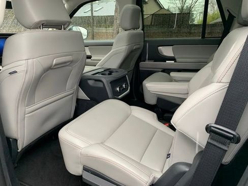 Certified 2025 Ford Expedition Active AWD/4WD image 19