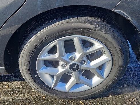 Used 2023 Kia Soul LX w/ LX Technology Package image 8