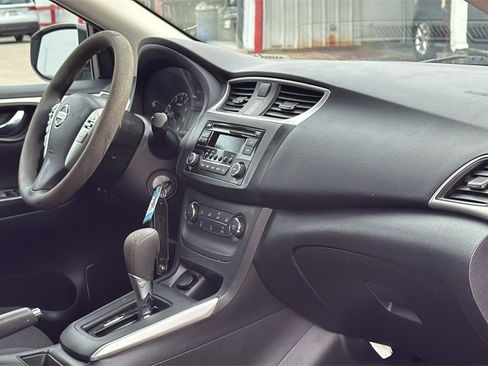 Used 2017 Nissan Sentra S image 30