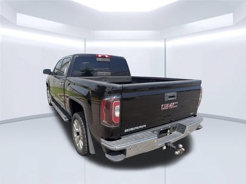 Used 2018 GMC Sierra 1500 SLT AWD/4WD image 4