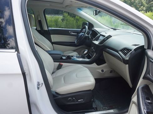 Used 2015 Ford Edge Titanium w/ Equipment Group 301A FWD image 16
