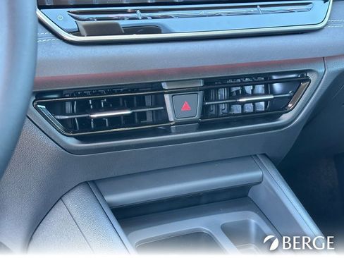 New 2026 Volkswagen Tiguan SE image 22