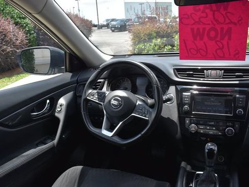 Used 2020 Nissan Rogue SV AWD/4WD image 23