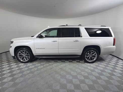 Used 2018 Chevrolet Suburban Premier AWD/4WD image 7