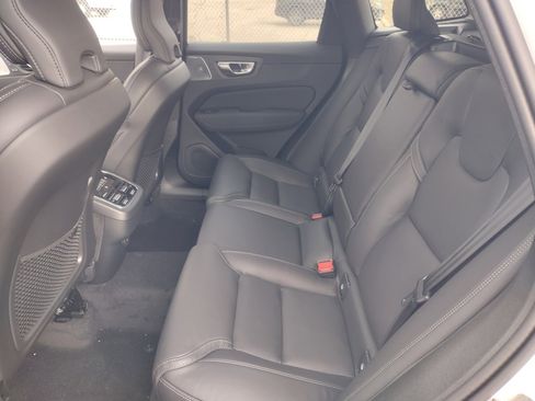 New 2026 Volvo XC60 B5 Ultra w/ Climate Package image 19
