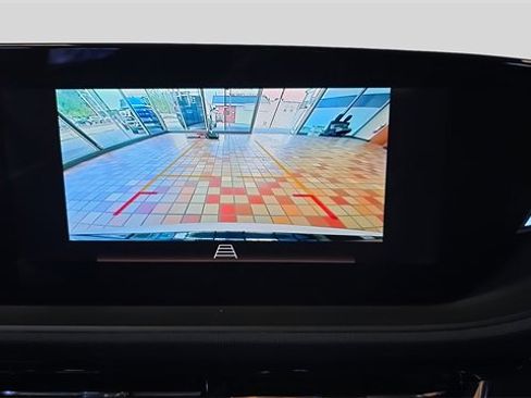 Used 2025 Buick Envista Sport Touring w/ Convenience I Package image 17