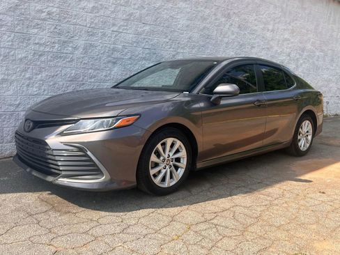 Used 2021 Toyota Camry LE FWD image 26