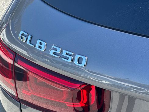 Used 2020 Mercedes-Benz GLB 250 4MATIC image 26