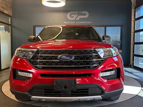 Used 2020 Ford Explorer XLT w/ Equipment Group 202A AWD/4WD image 8