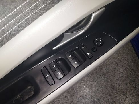Used 2024 Hyundai Elantra Limited FWD image 19