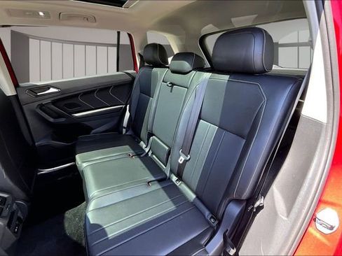 Used 2024 Volkswagen Tiguan SE w/ Panoramic Sunroof Package AWD/4WD image 22