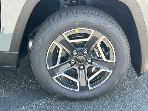 New 2026 Jeep Cherokee Laredo image 14